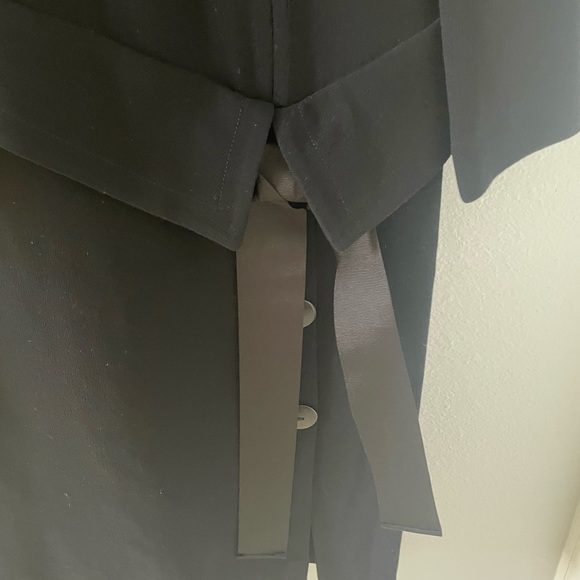 Classic mock turtleneck collar fully lined. Drop waist with wonderful detail - Picture 10 of 10